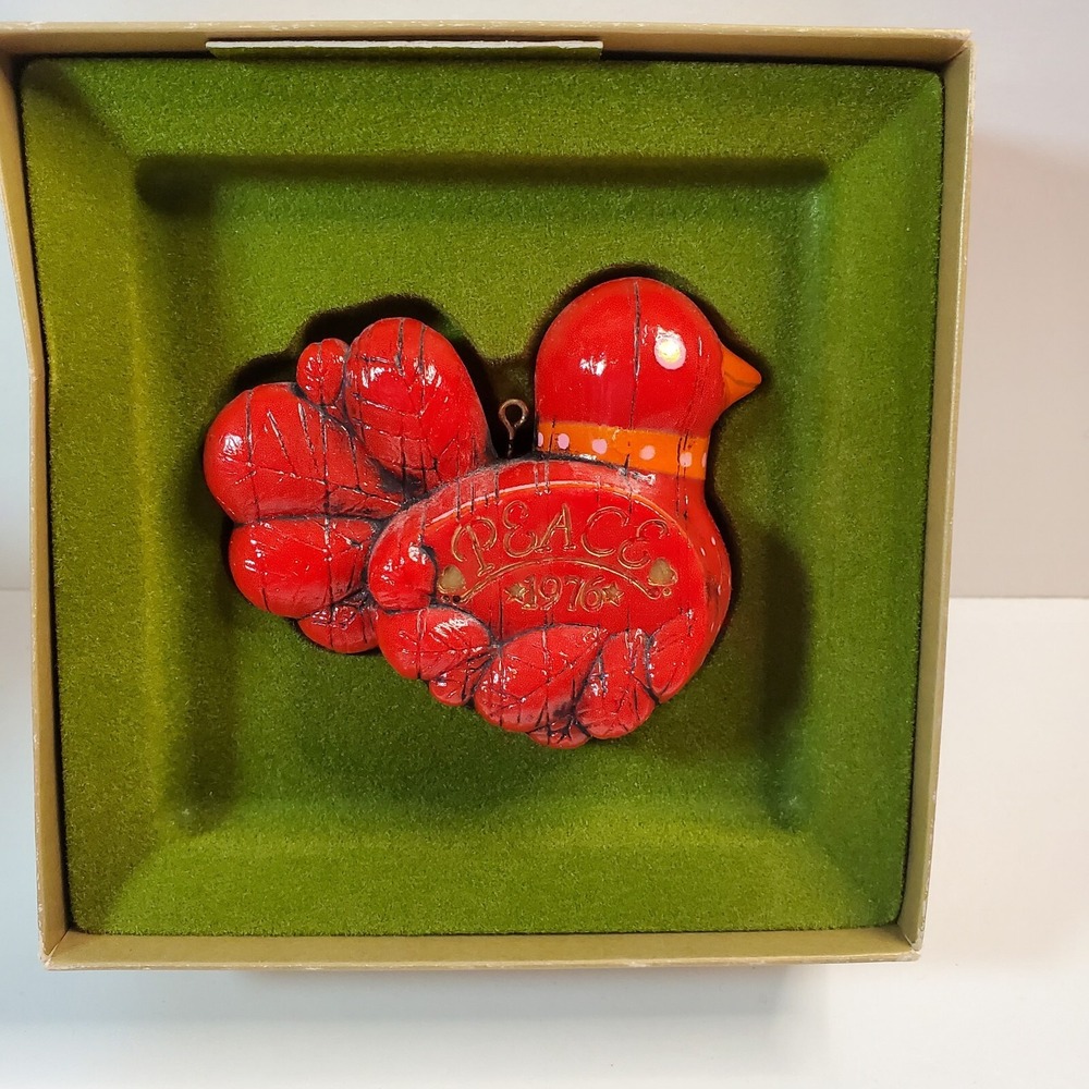 Vintage 1976 Hallmark Ornament Red Bird Partridge Peace Tree Trimmer Christmas